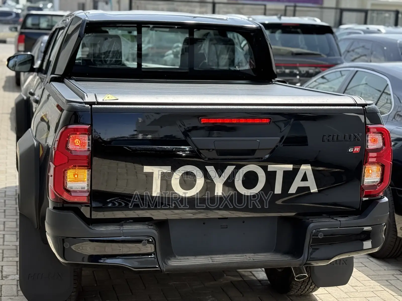 New Toyota Hilux 2025 Black