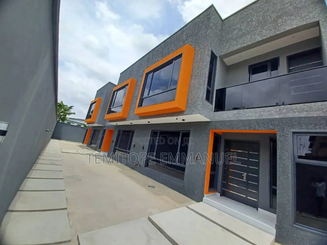 4bdrm Duplex in Anthony for sale