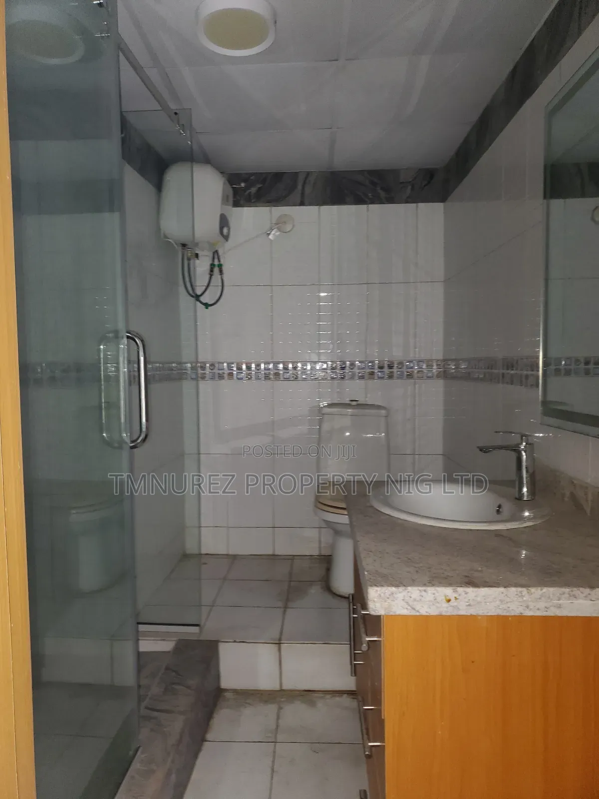 3bdrm Apartment in Chevron Toalgate for rent