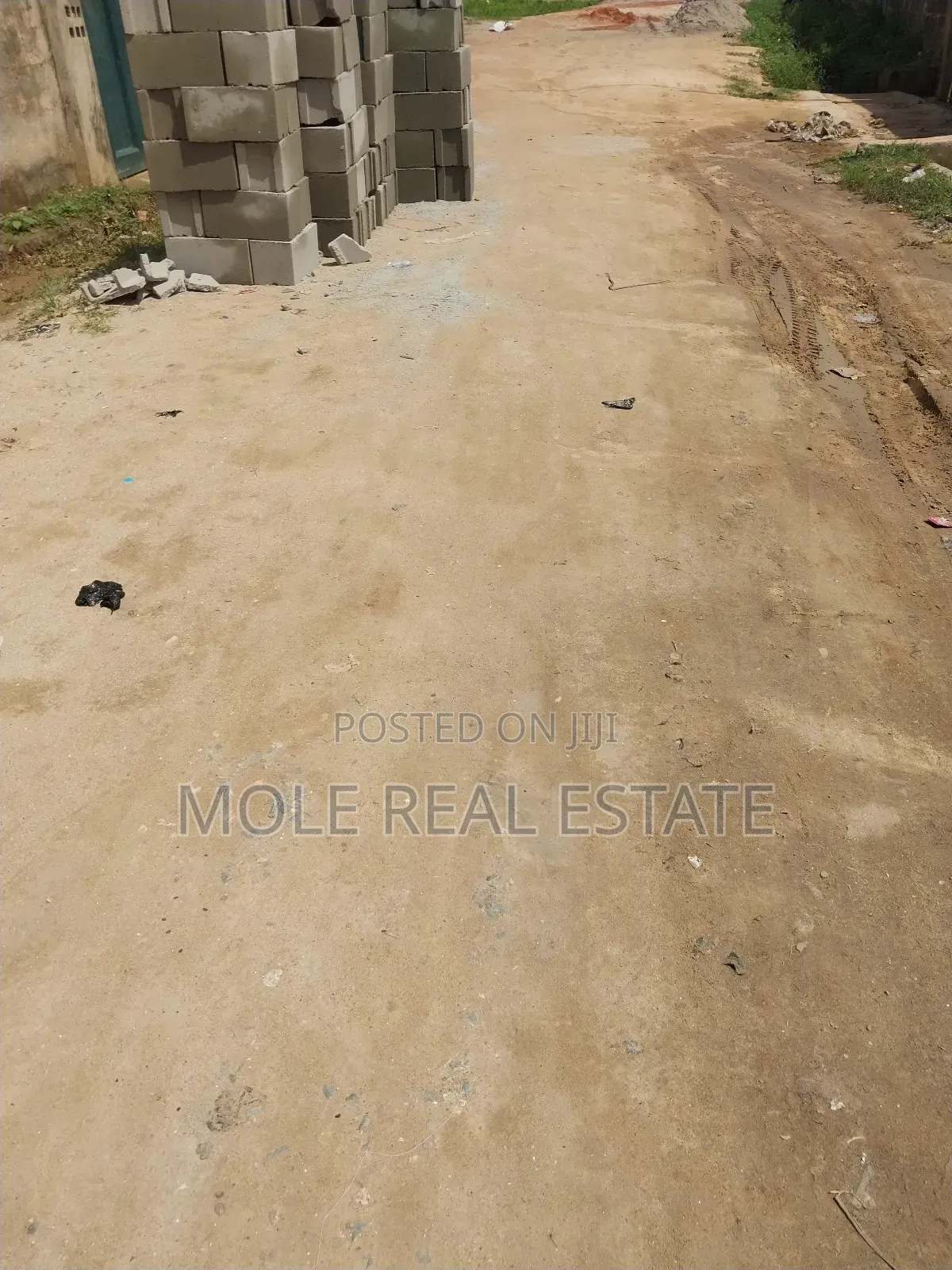 4, 300 SQM Land Waterfront Ozumba Mbadiwe Rd Vi