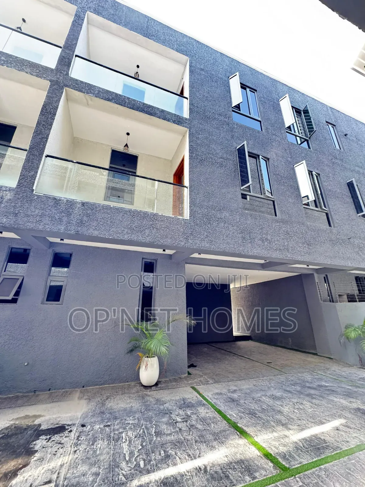 Furnished 4bdrm Duplex in Lekki Phase 1 for sale