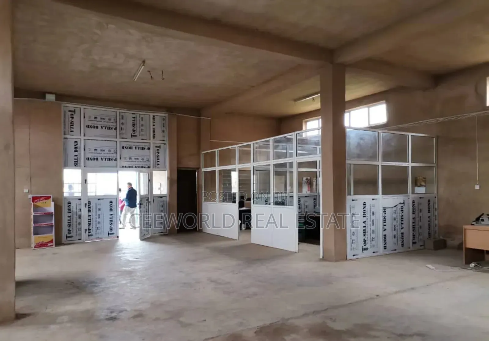 Warehouse About 800sqm for Sale at Oluyole Estate