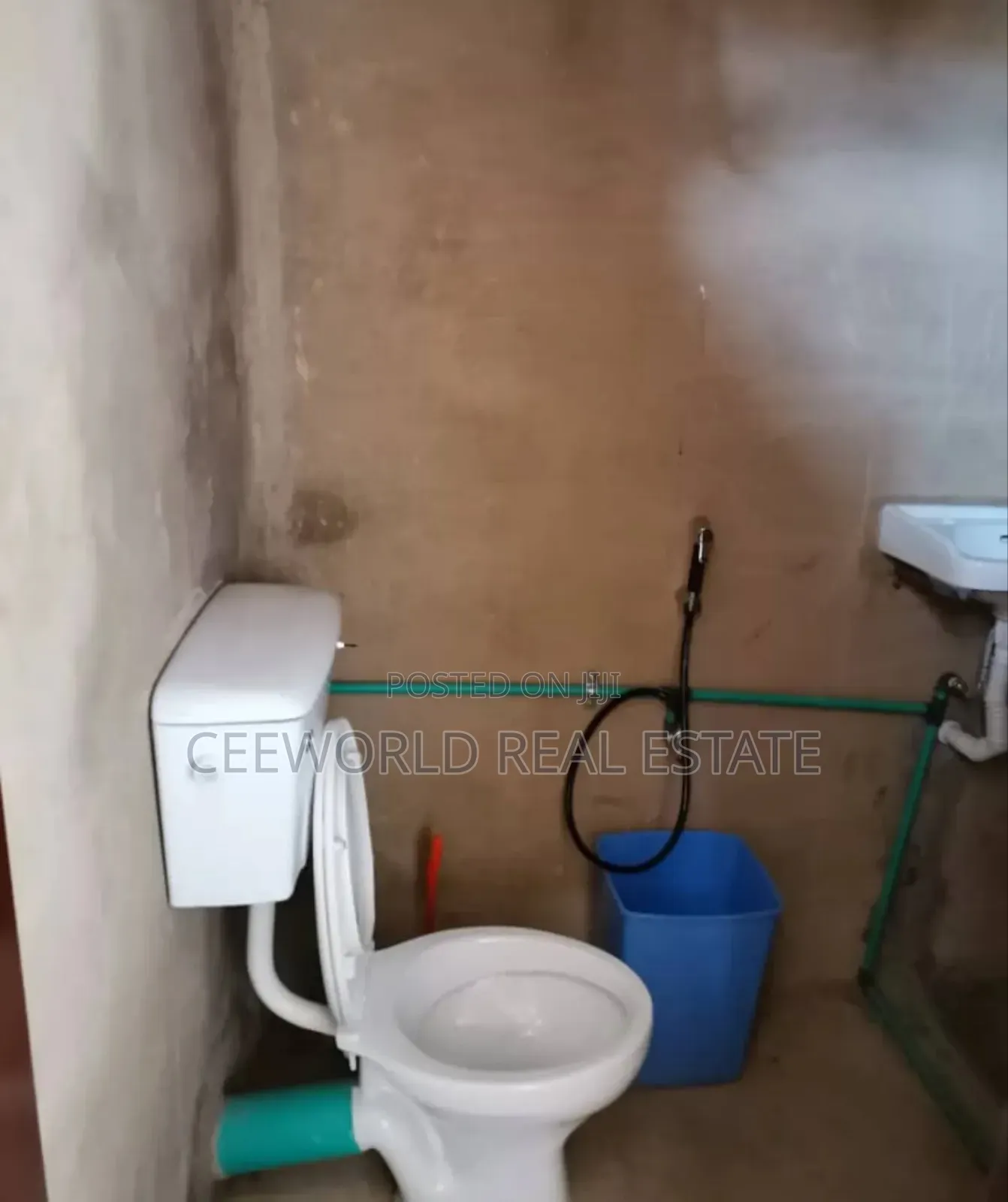 Warehouse About 800sqm for Sale at Oluyole Estate