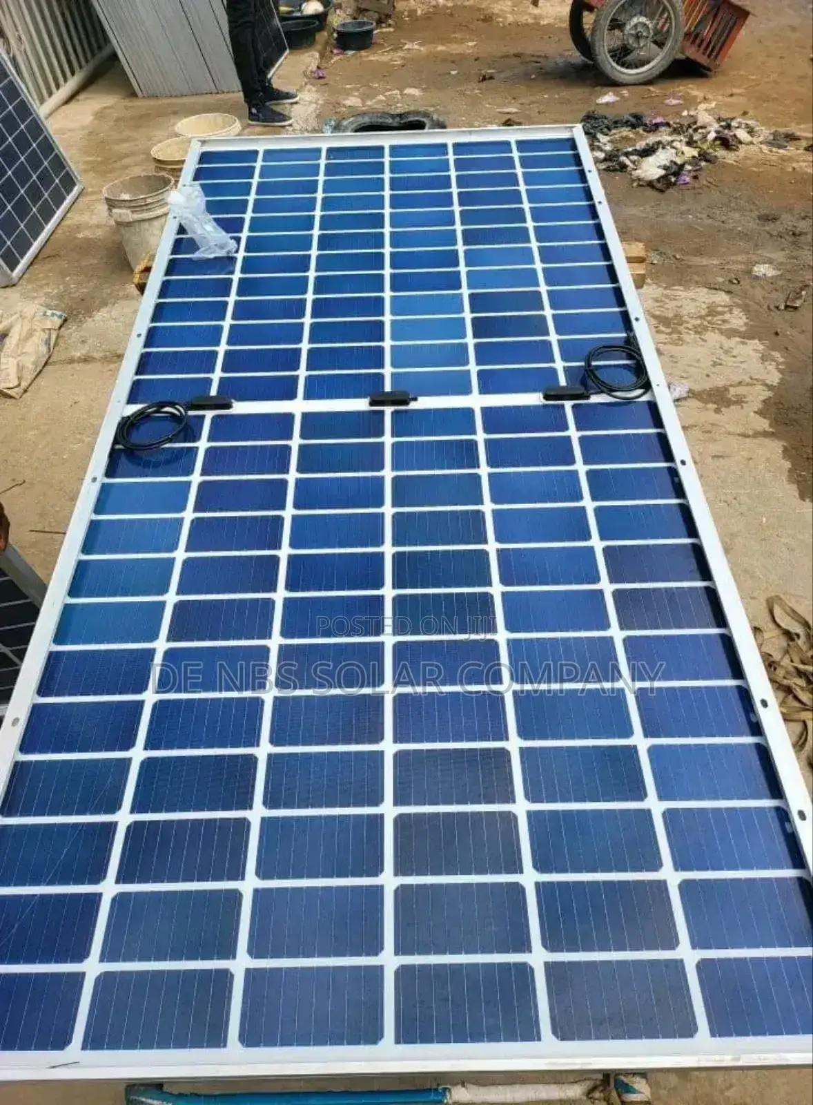 585w Jinko Bifacial 144cell Halfcut Solar Mono Crystalline