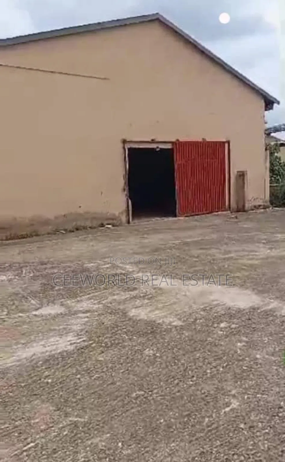 600 SQM of ( Self Compound)Warehouse to Lease at Iworoad