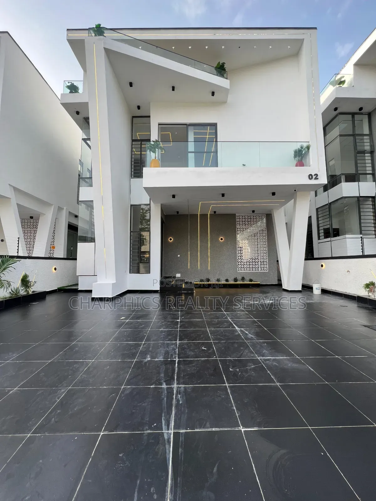 5bdrm Duplex in Agungi for sale
