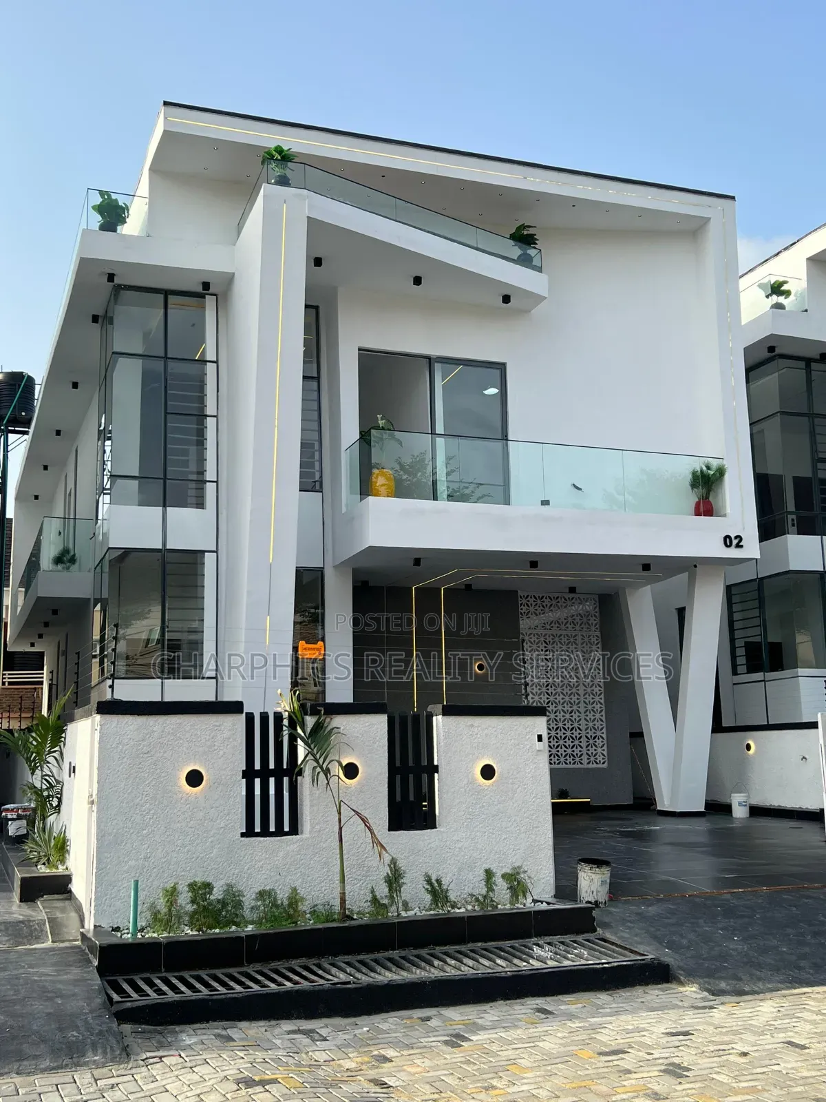 5bdrm Duplex in Agungi for sale