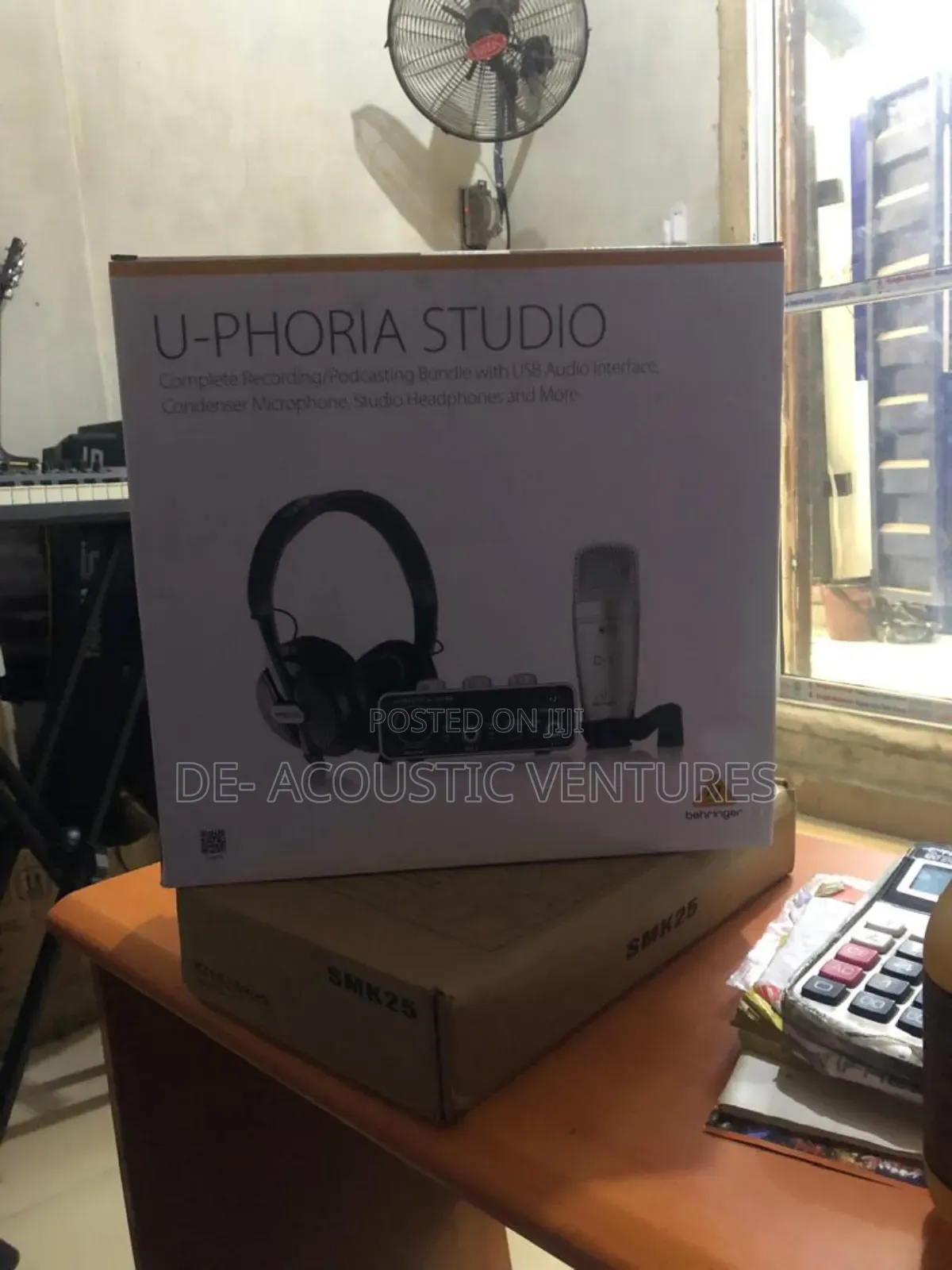 Behringer Full Package Studio Kit Headset,Souncard and Mic