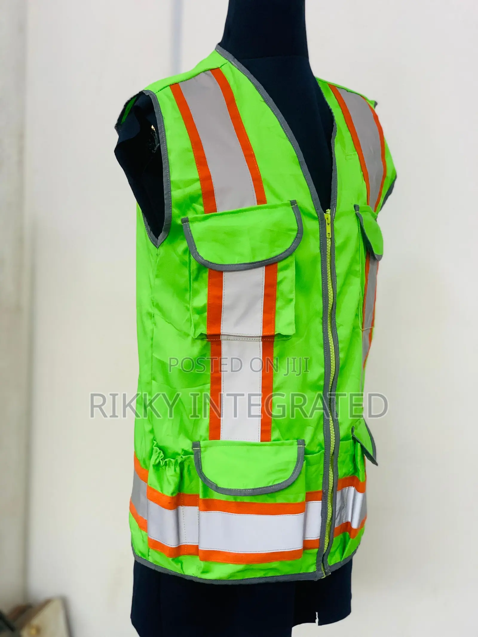 Custom Branding for Security, Safety Wear Medical Uniforms