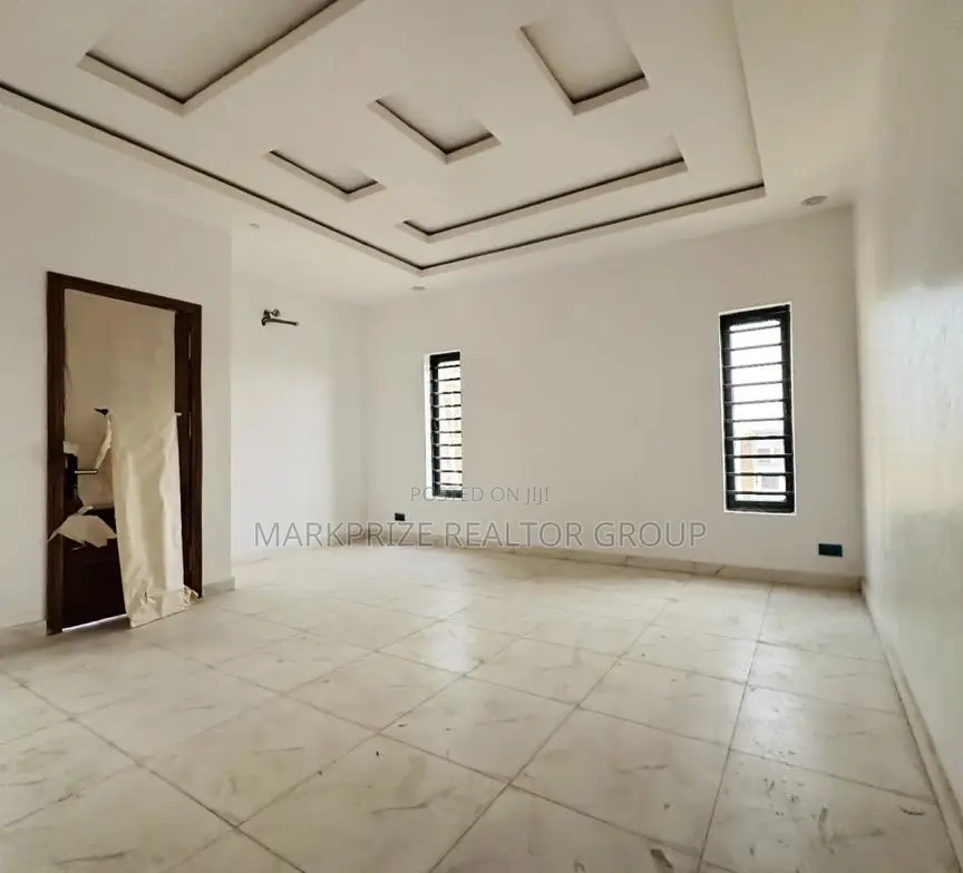 5bdrm Duplex in Adeniyi Jones Lagos for sale