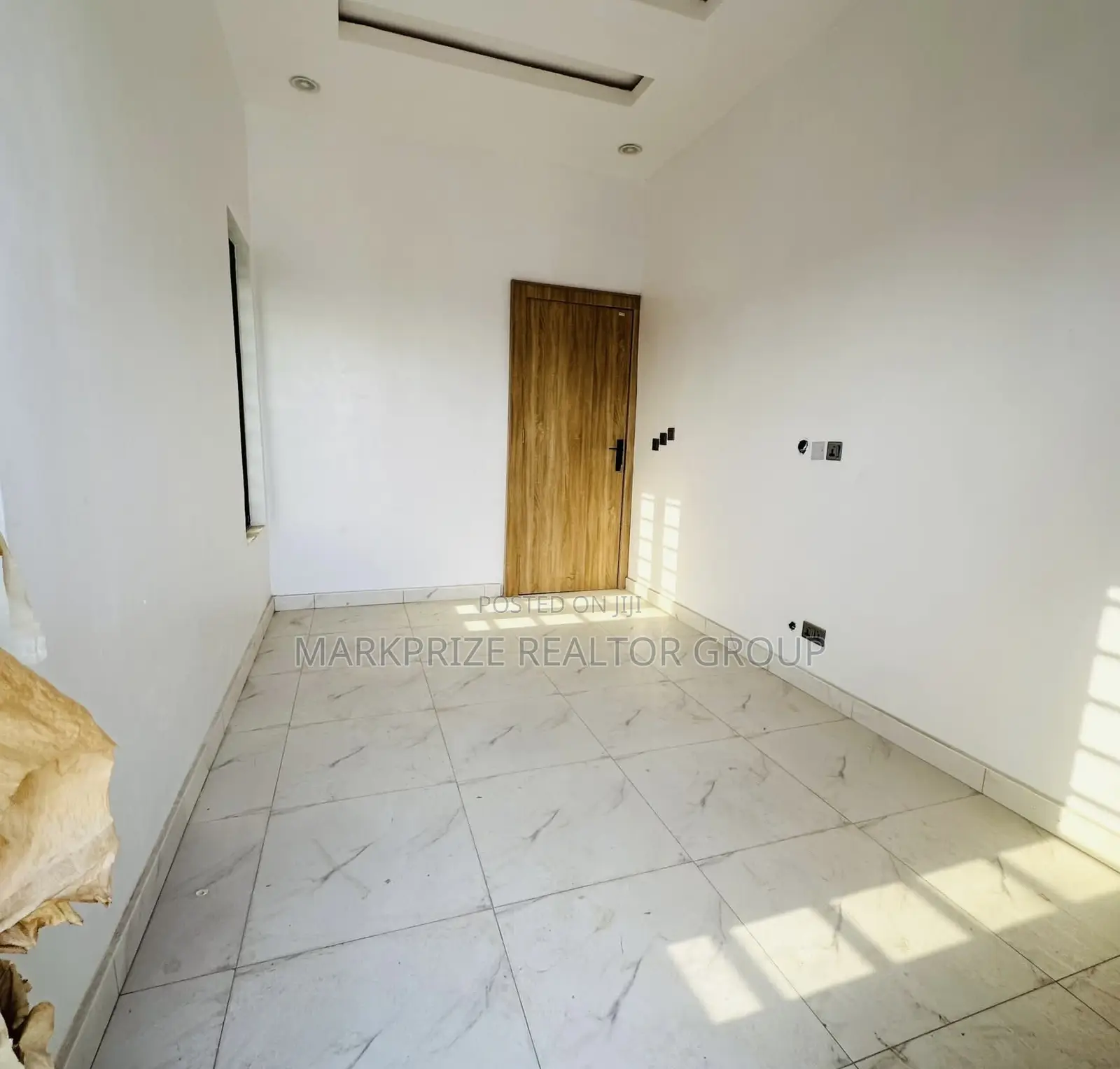 5bdrm Duplex in Adeniyi Jones Lagos for sale