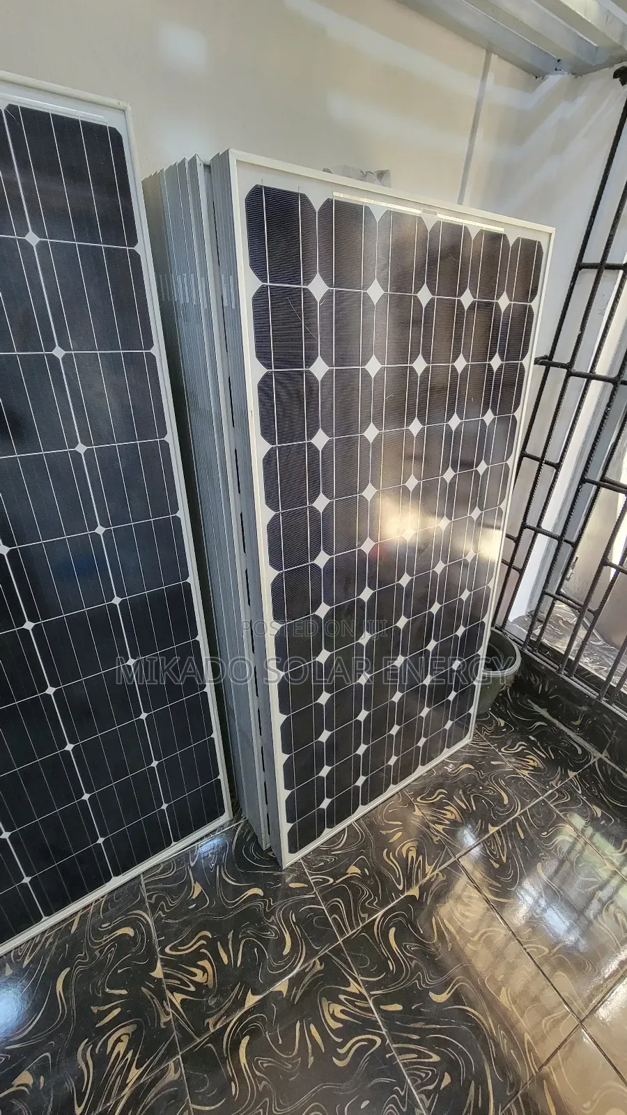 300watts Canadian Mono Crystalline Panel 25years Warranty