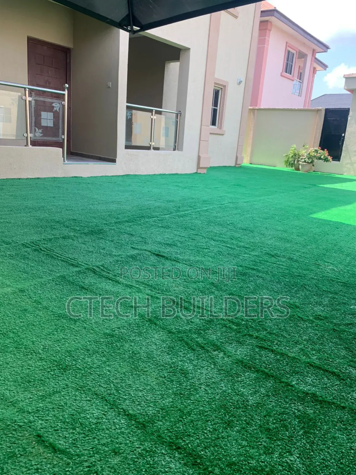 8bdrm Block of Flats in Benin City for sale