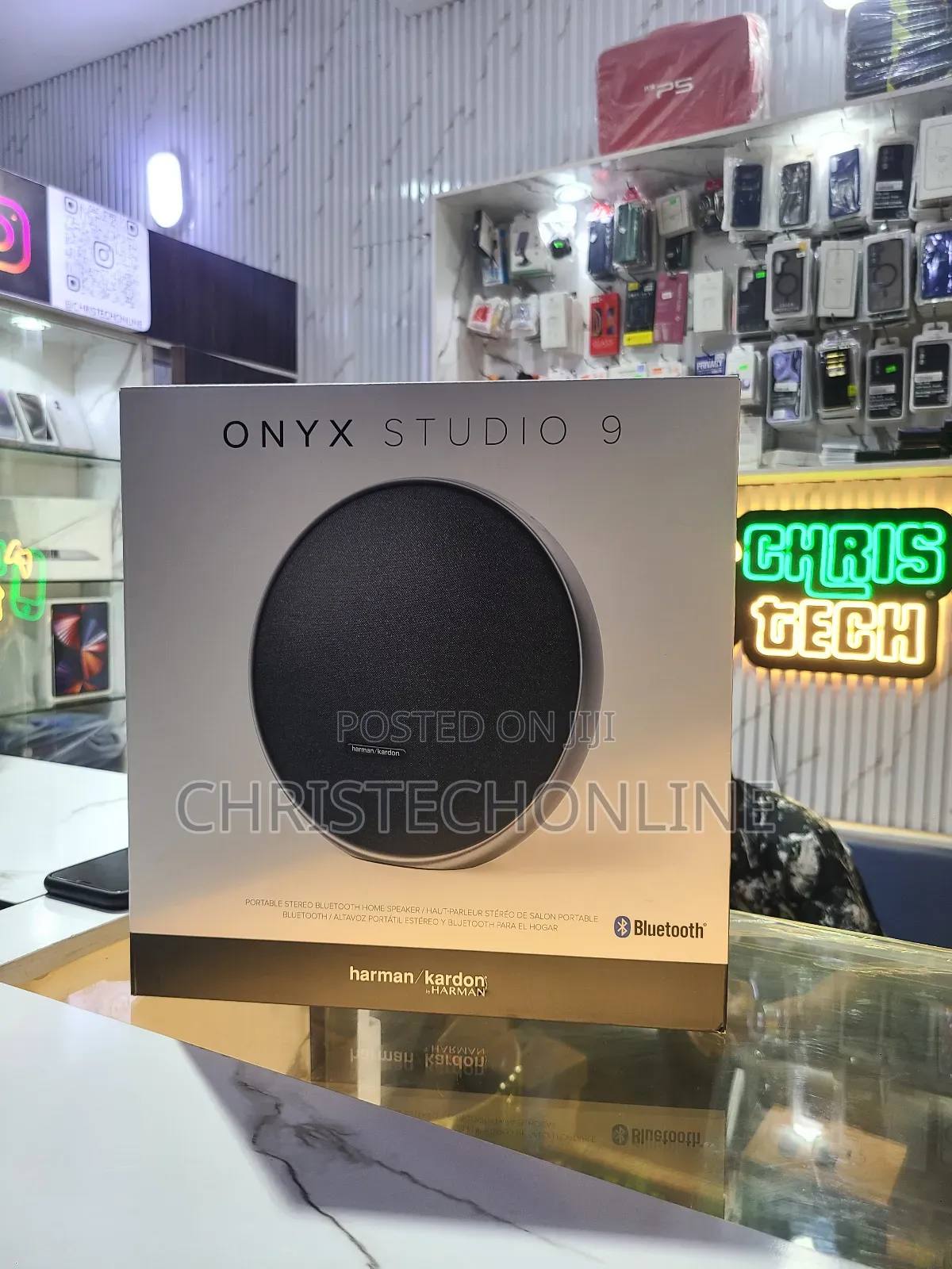 Onyx Studio 9