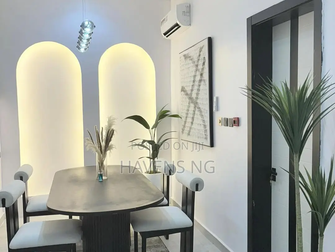 Luxurious 4-Bedroom Apartment With Private Rooftop