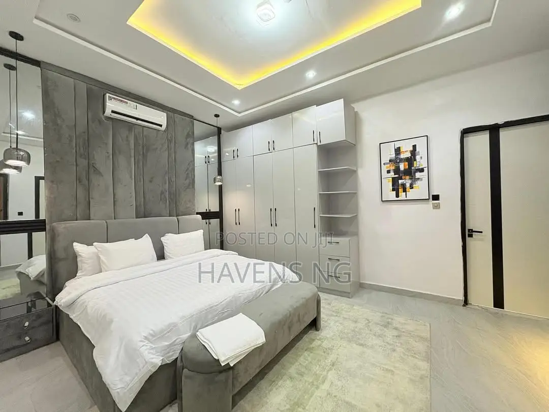 Luxurious 4-Bedroom Apartment With Private Rooftop