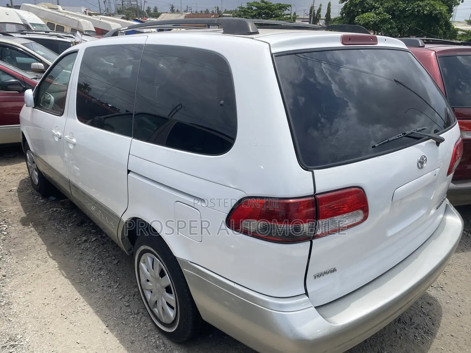 Toyota Sienna LE 2001 White