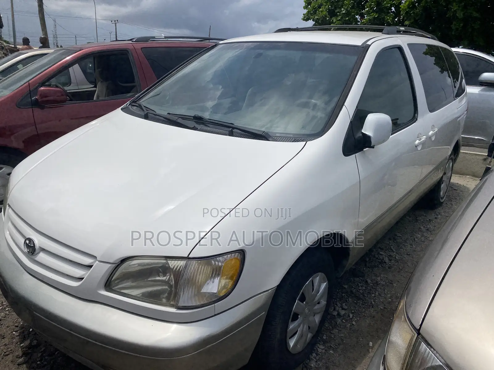 Toyota Sienna LE 2001 White