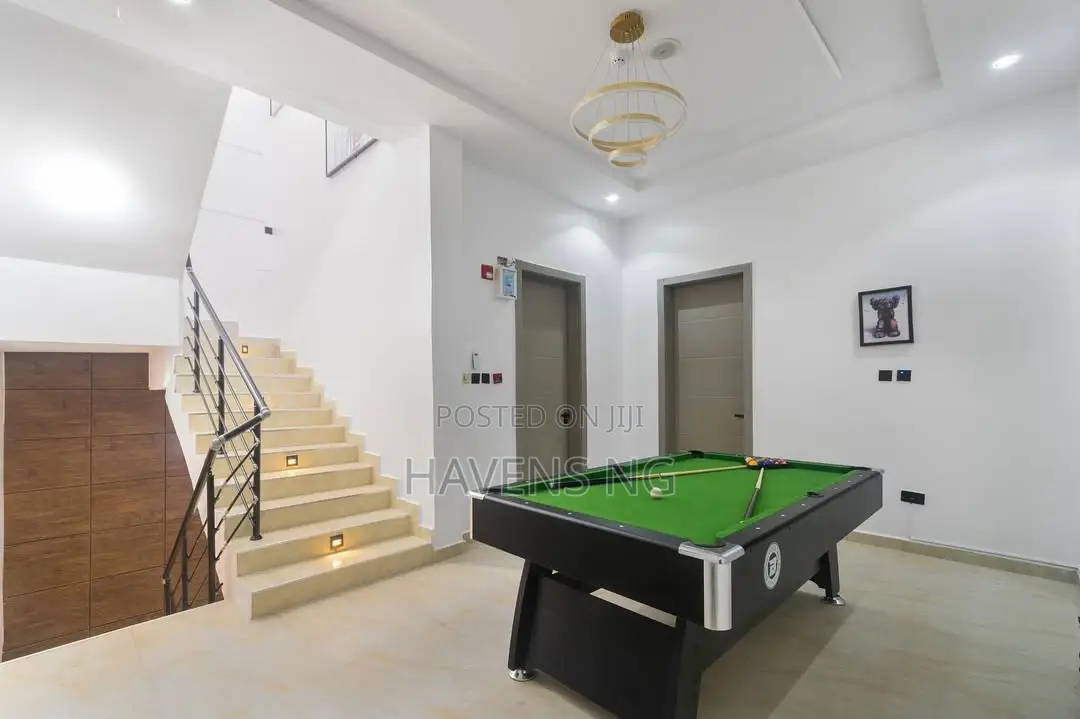 Luxurious 3-Bedroom Apartment With Rooftop, Cinema, and Pool