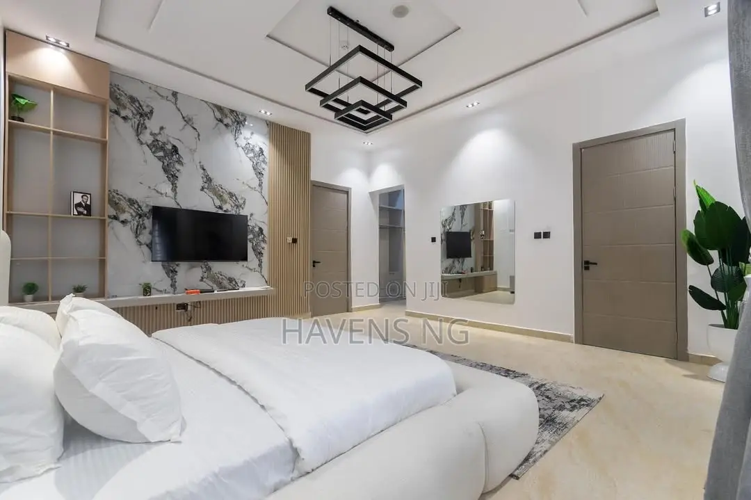 Luxurious 3-Bedroom Apartment With Rooftop, Cinema, and Pool
