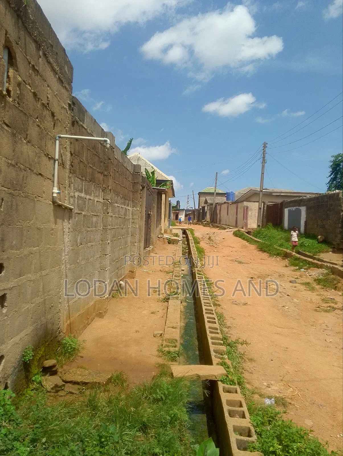 8bdrm House in Ayobo for sale