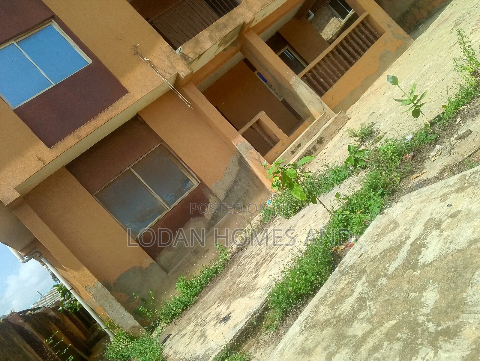 8bdrm House in Ayobo for sale