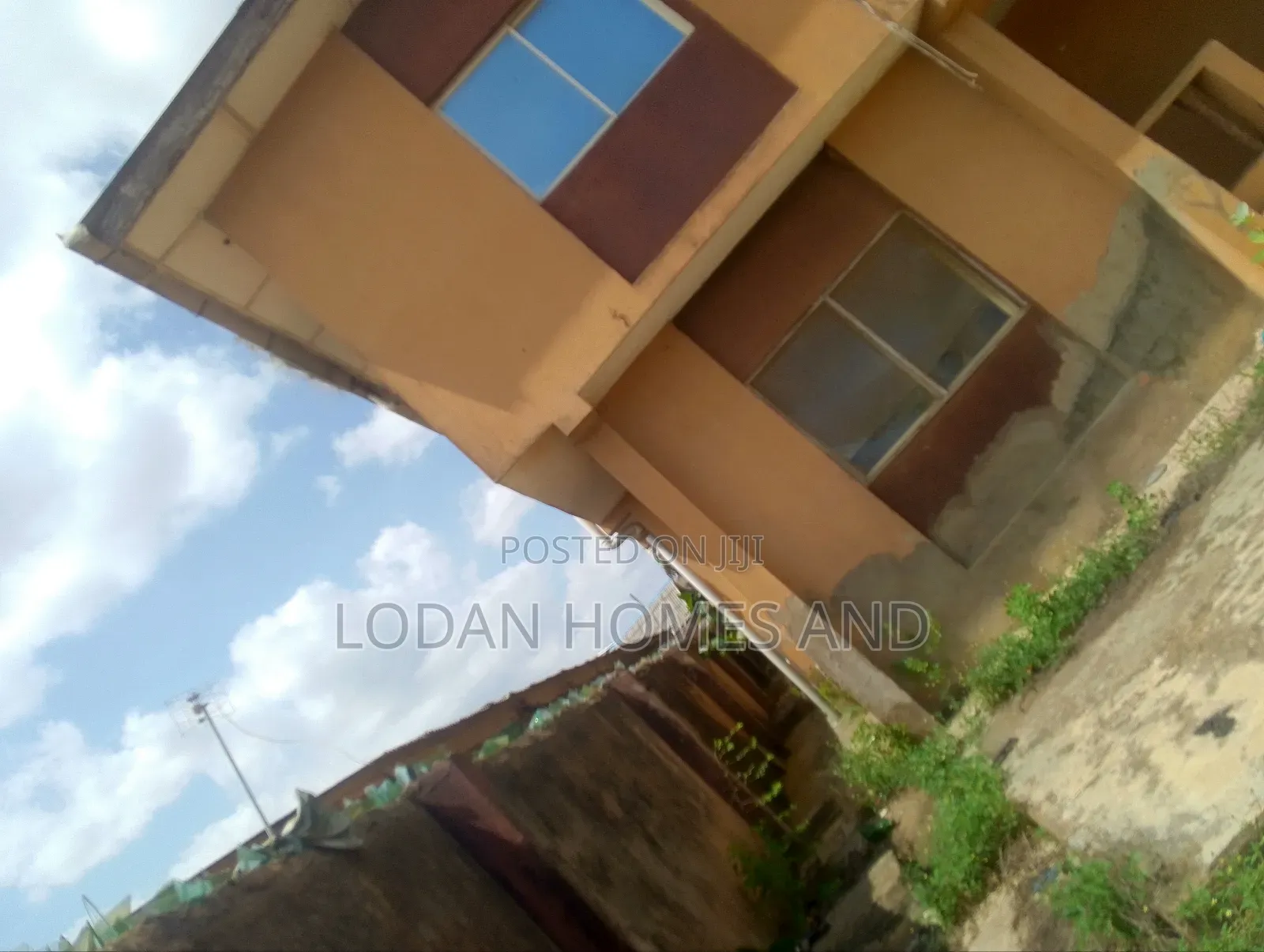 8bdrm House in Ayobo for sale