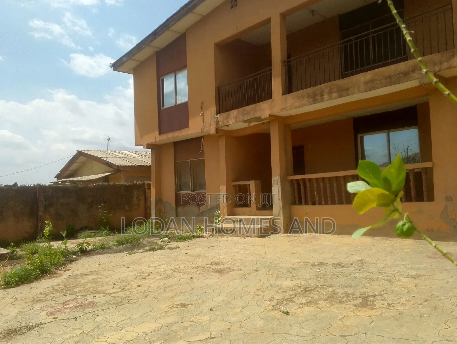 8bdrm House in Ayobo for sale