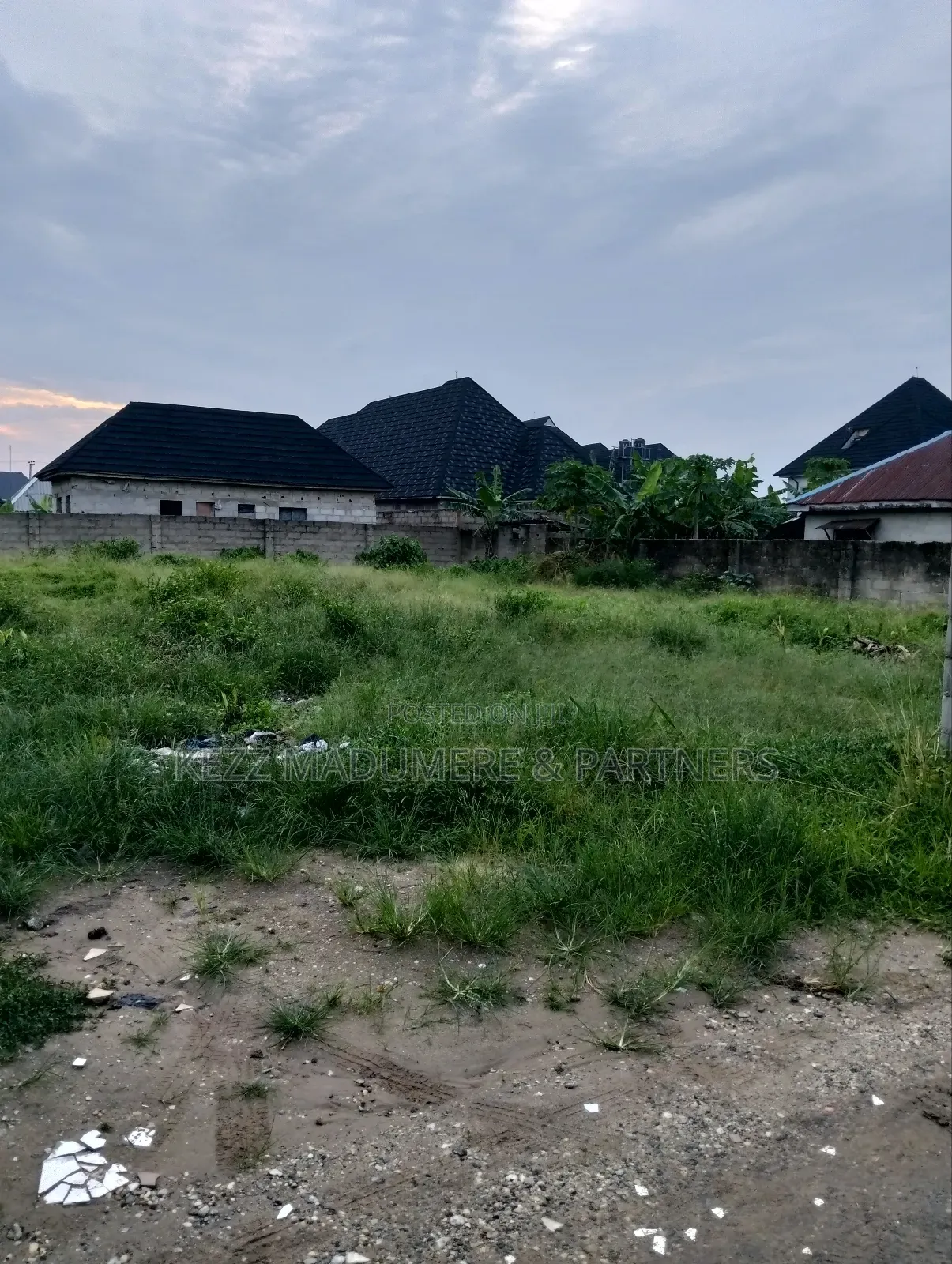 For Sale : One and Half (11⁄2) at Cedarwood Estate Sars Road