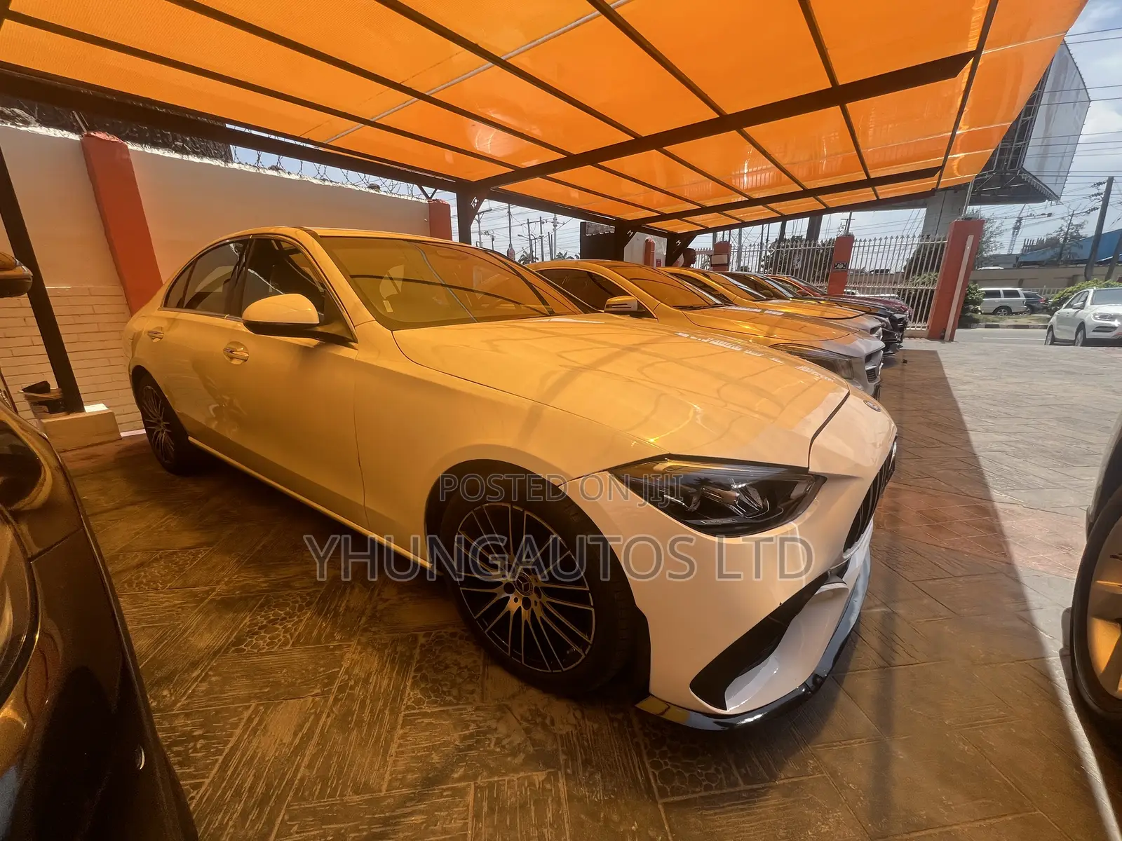 Mercedes-Benz C300 2023 White