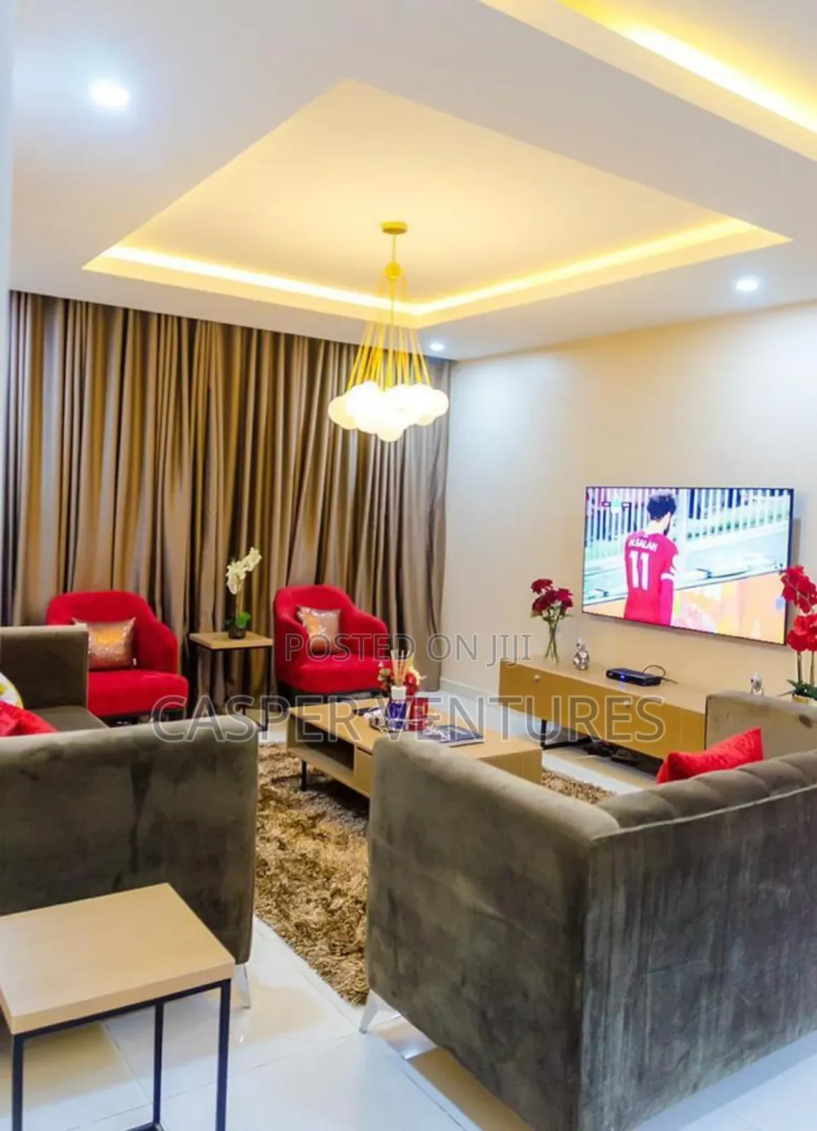 Stunning and Colorful 3bed Apartment