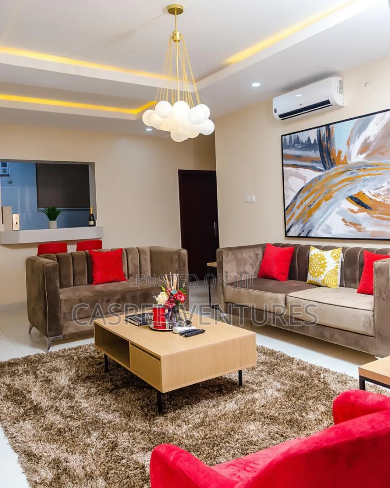 Stunning and Colorful 3bed Apartment