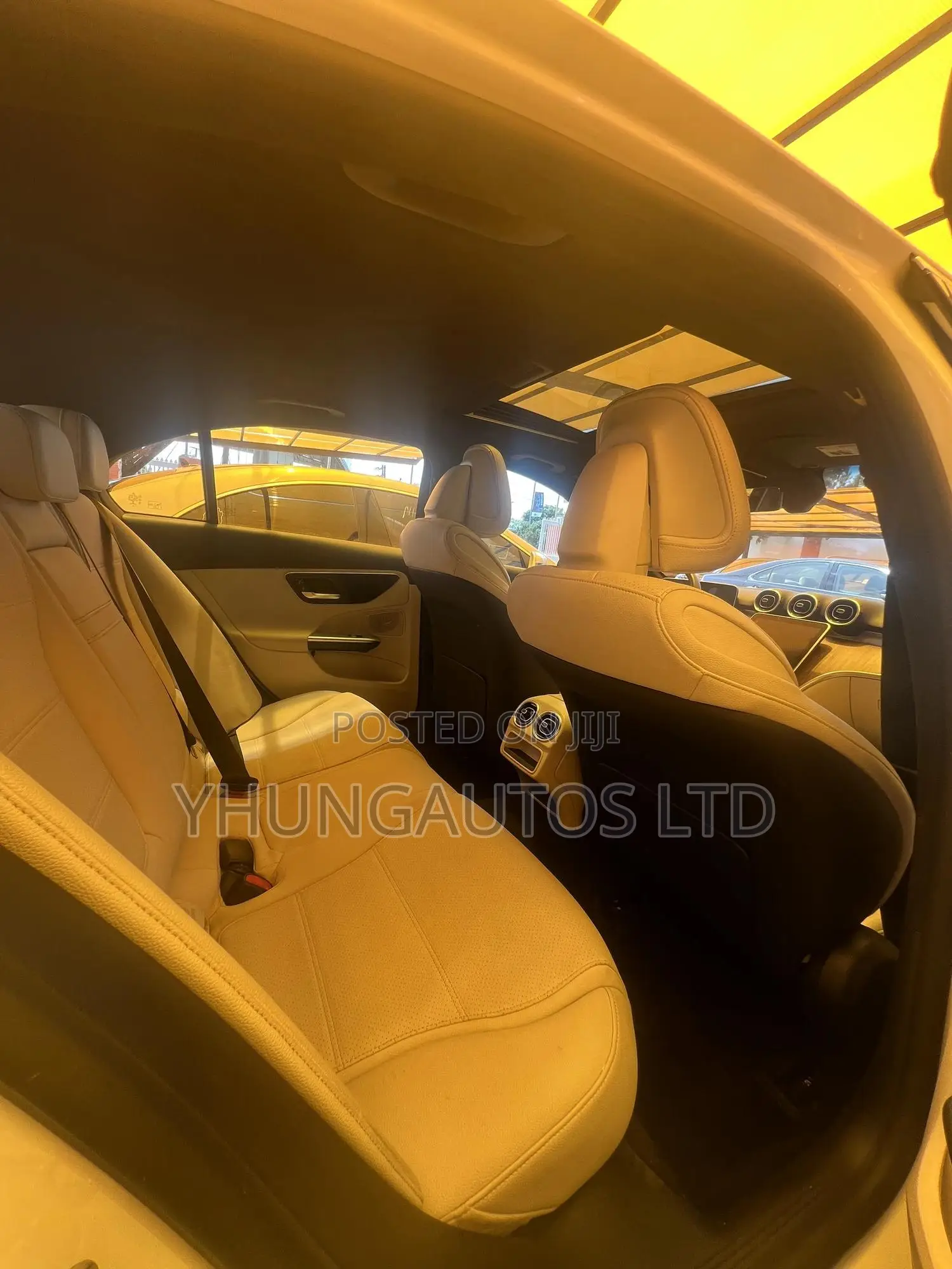 Mercedes-Benz C300 2023 White