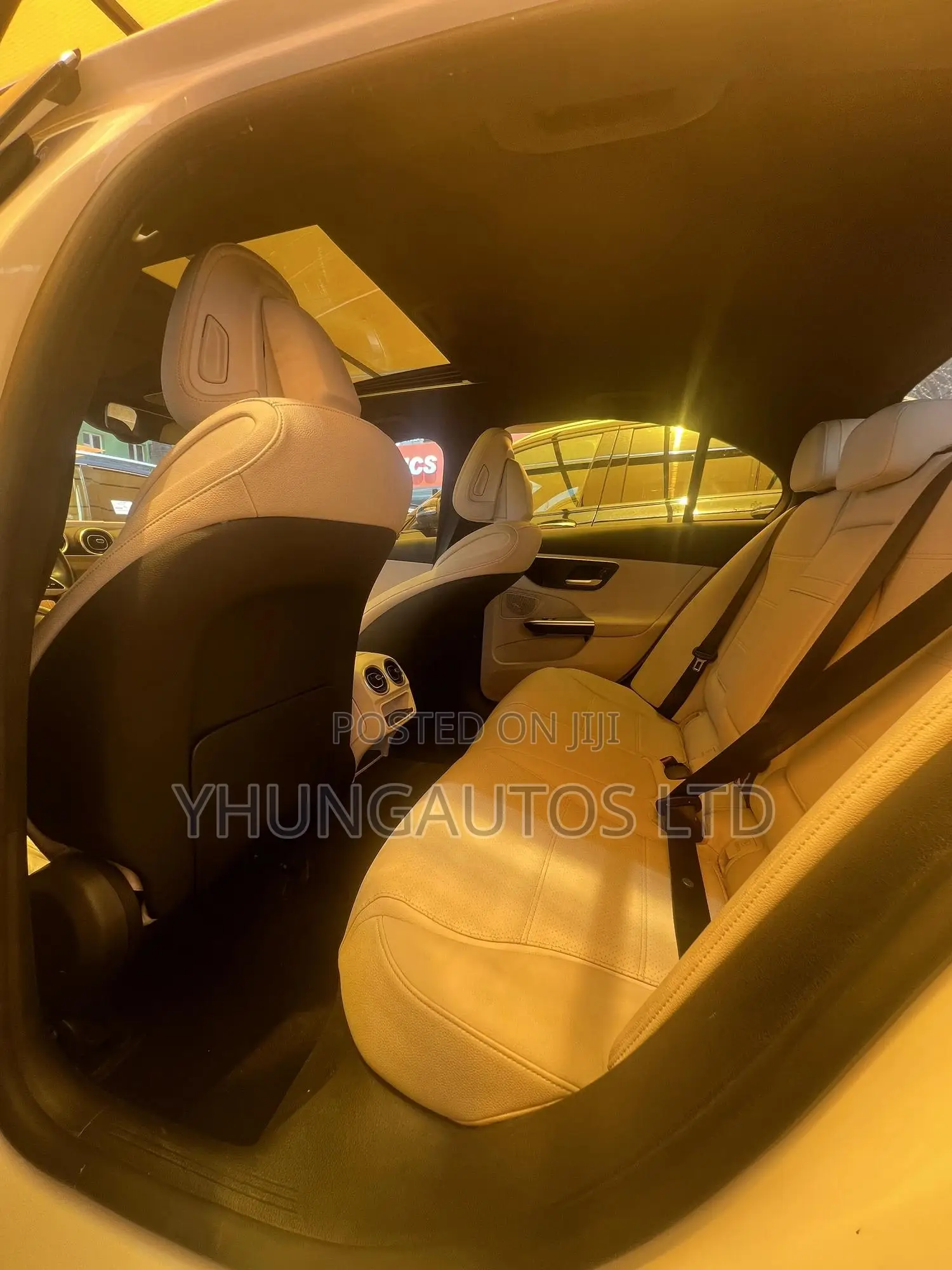 Mercedes-Benz C300 2023 White
