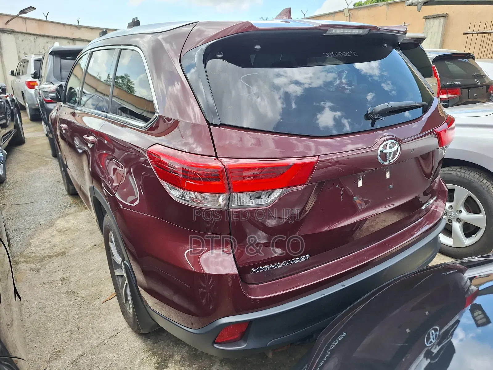 Toyota Highlander XLE 4x4 V6 (3.5L 6cyl 8A) 2018 Burgundy