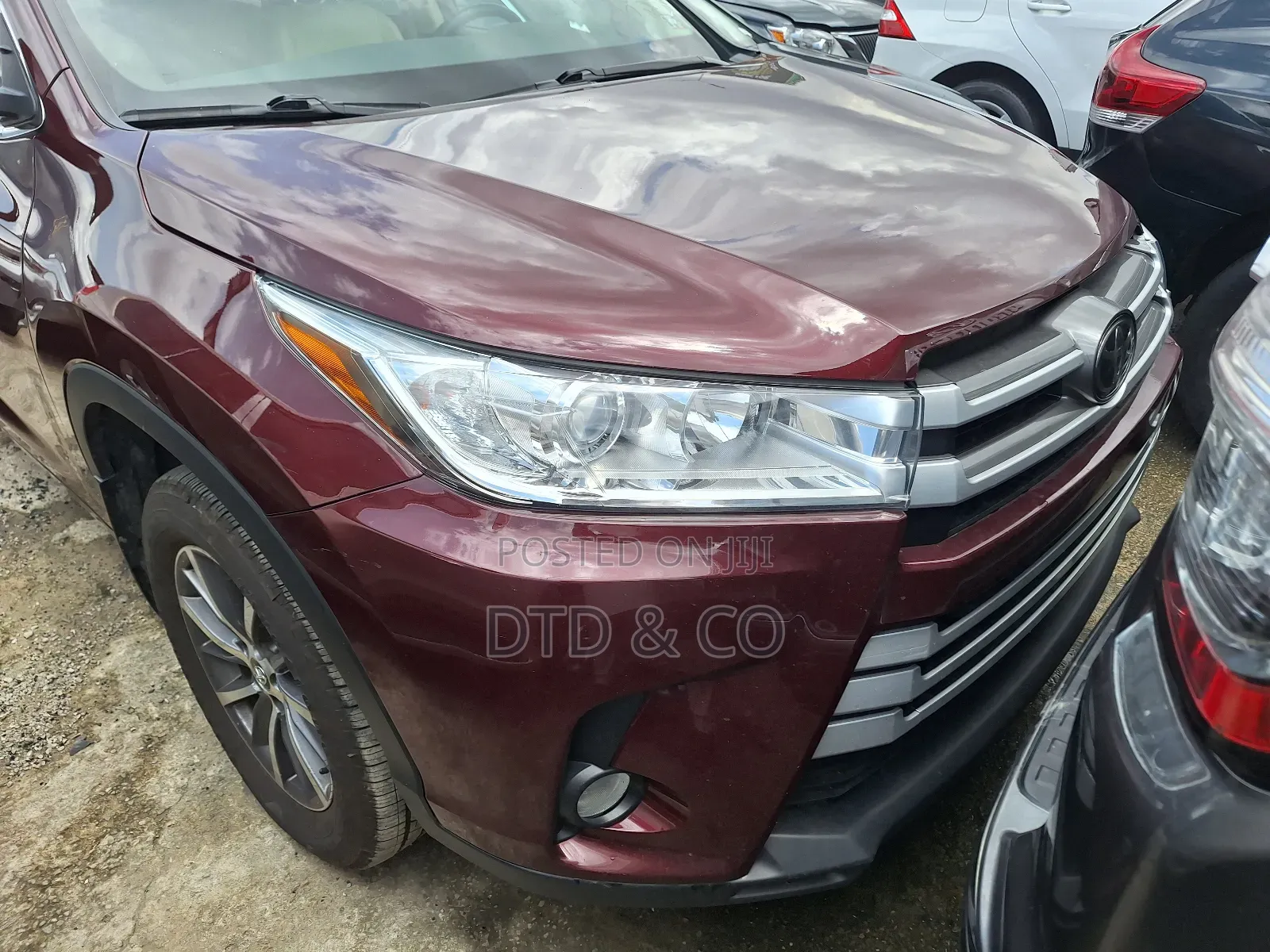 Toyota Highlander XLE 4x4 V6 (3.5L 6cyl 8A) 2018 Burgundy