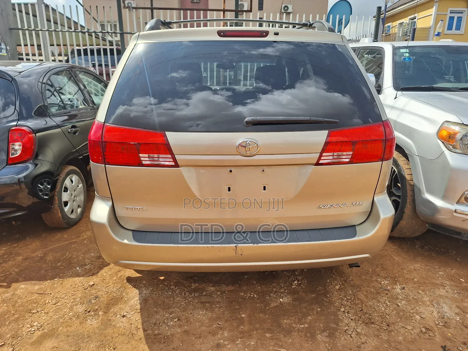Toyota Sienna XLE 2005 Gold