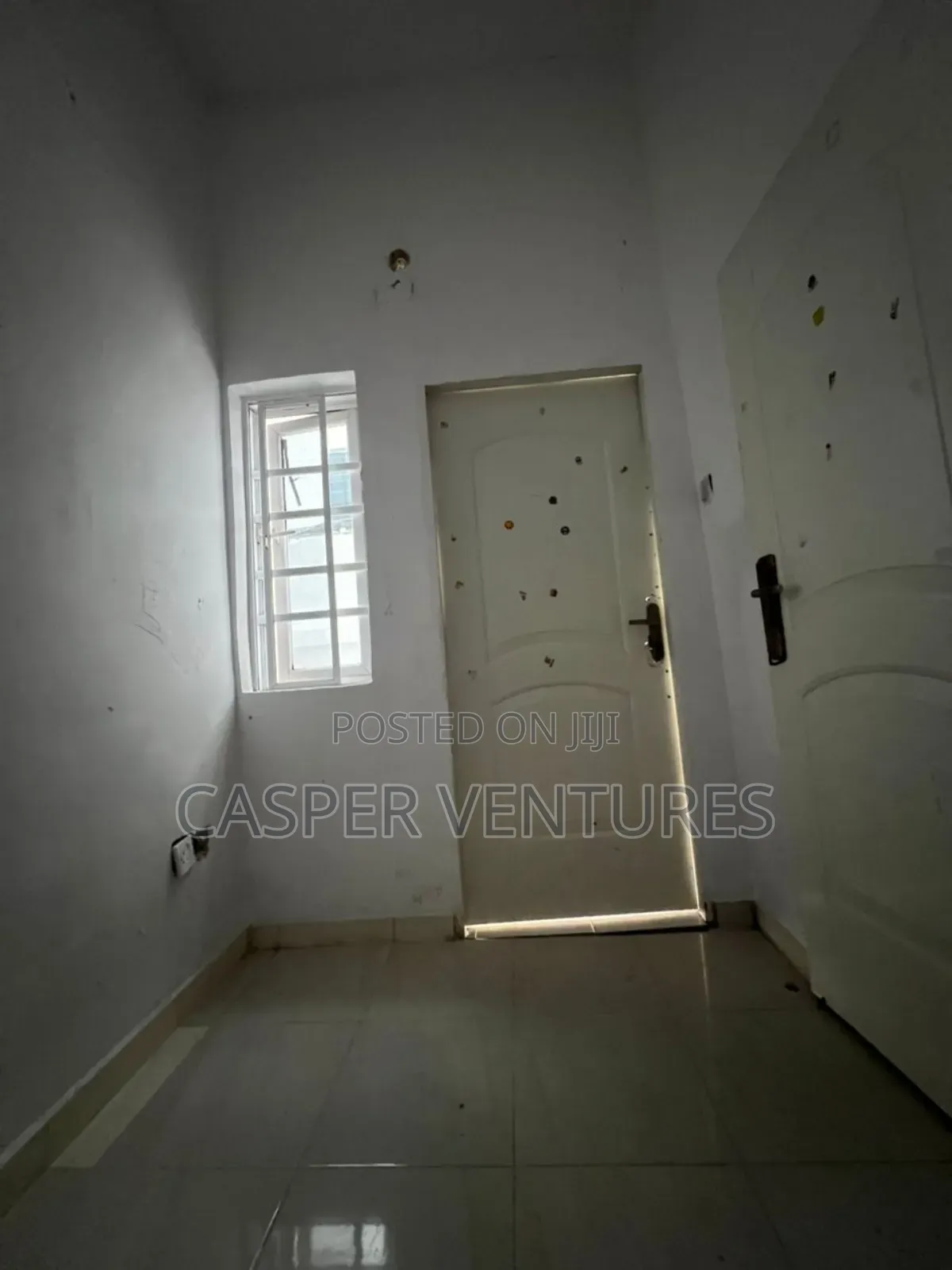 1bdrm Bedsitter in London Garden Estate for rent