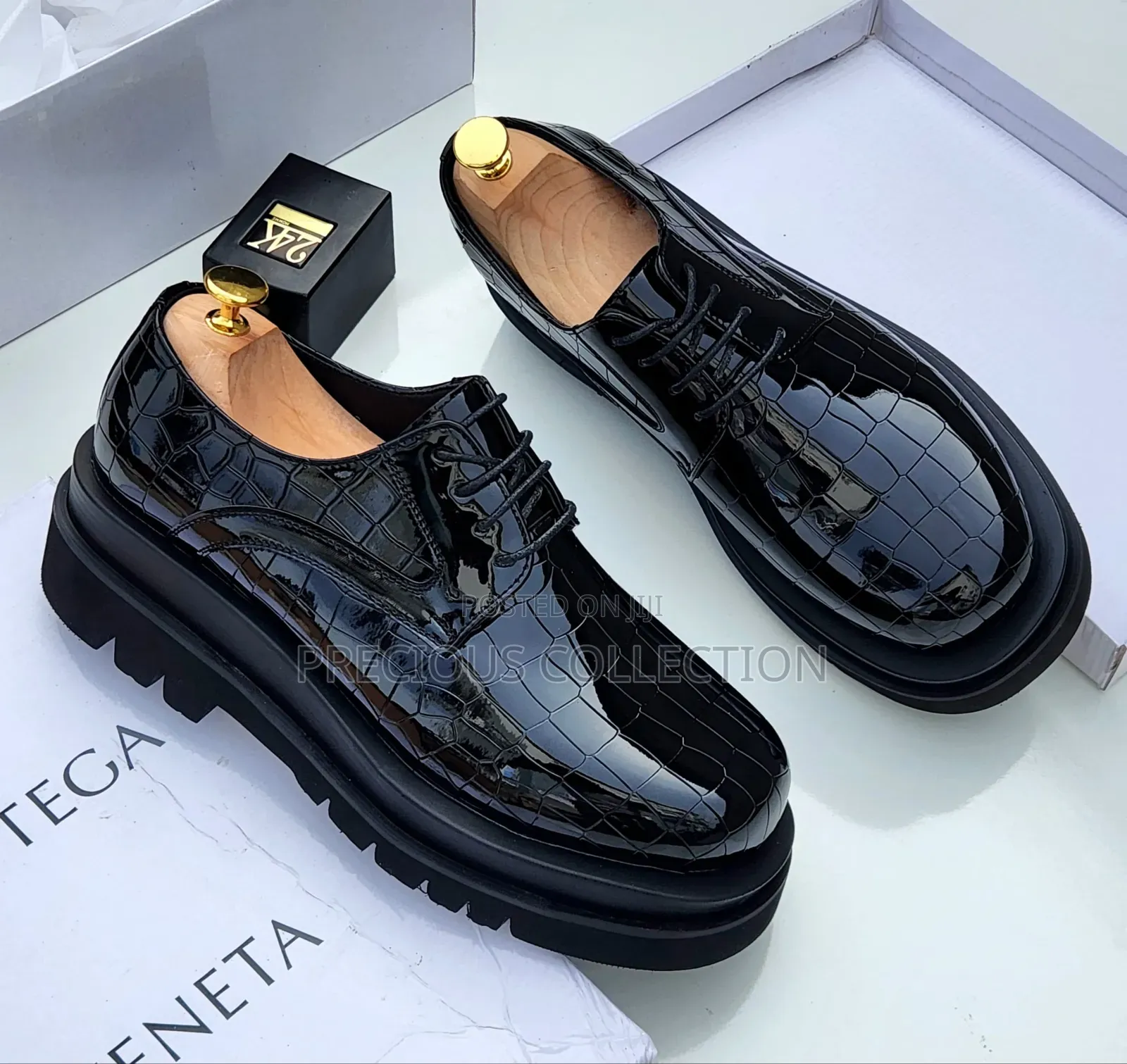 Glossy Leather Bottega Lace Up Double Sole Shoes