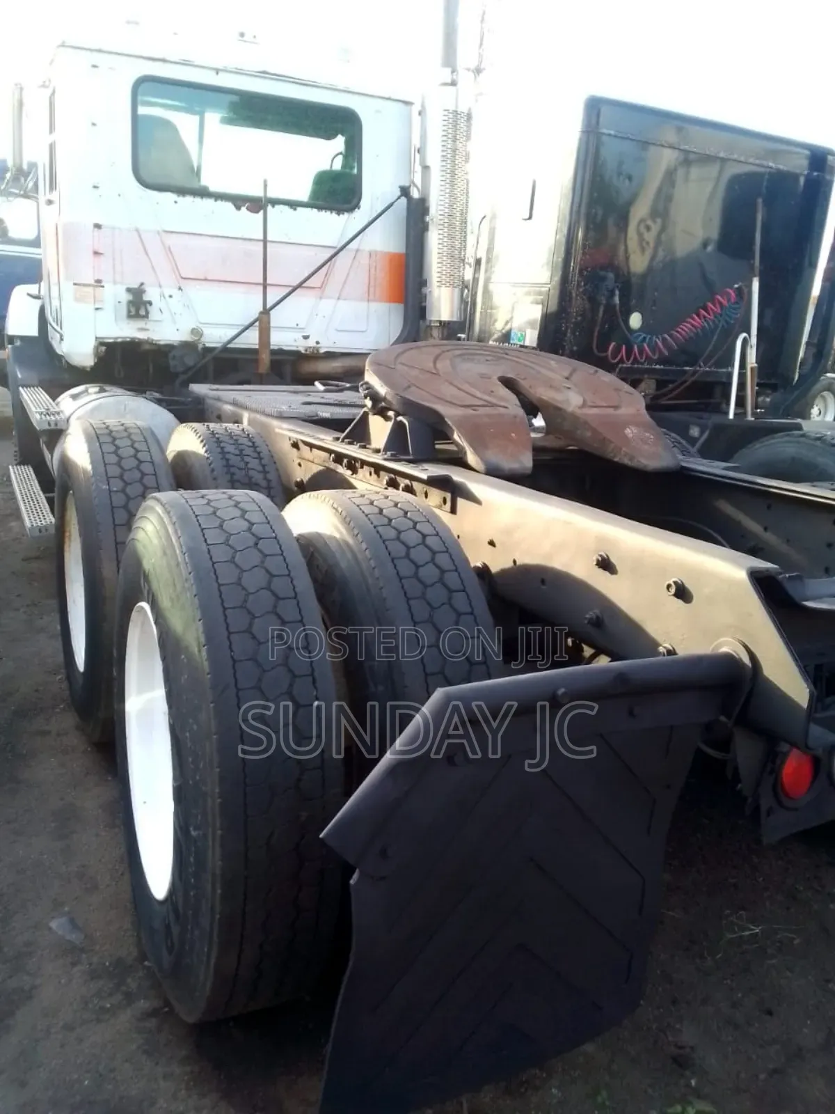 Foreign Used Ch Mack Ten Tyres Head Truck Dm 700 Axle Superb