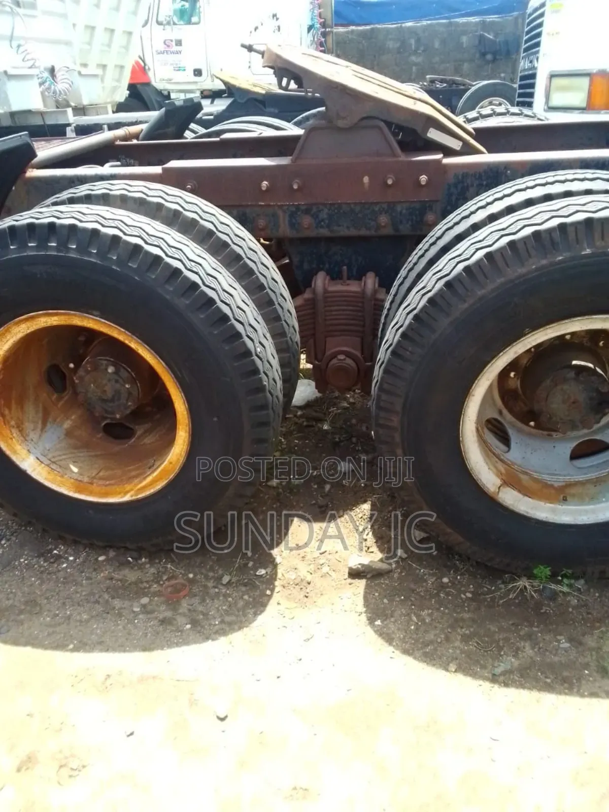 Foreign Used 12valve R Model Mack Ten Tyres Head Truck Doubl