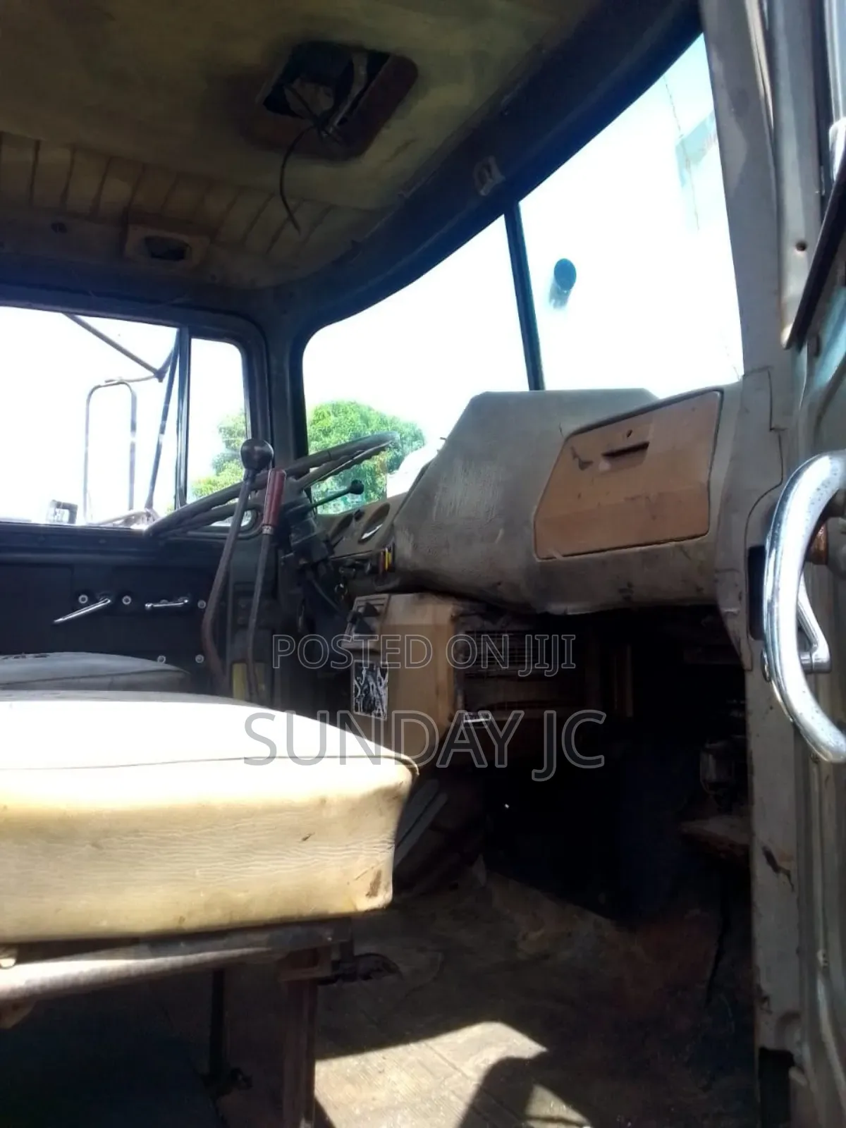Foreign Used 12valve R Model Mack Ten Tyres Head Truck Doubl