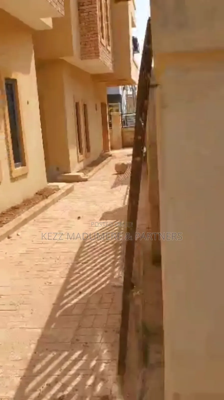 4bdrm Duplex in Centenary Garden for sale