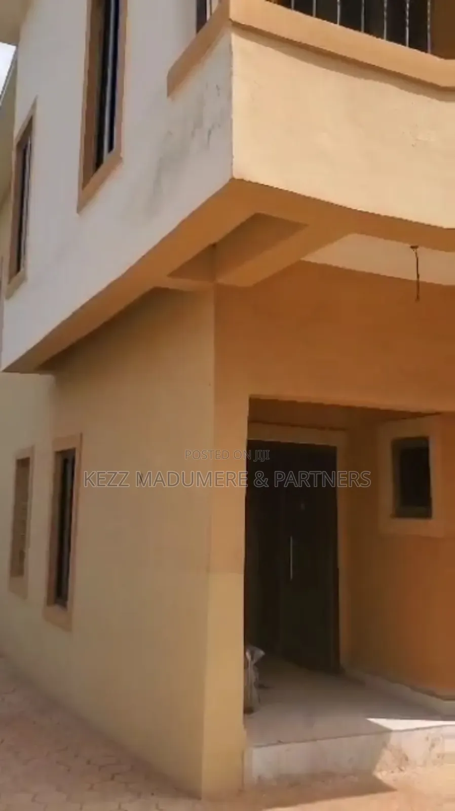 4bdrm Duplex in Centenary Garden for sale