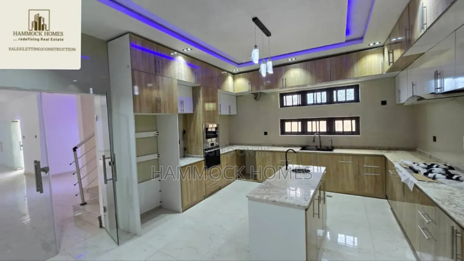 5bdrm Penthouse in Akala Estate, Akobo for sale