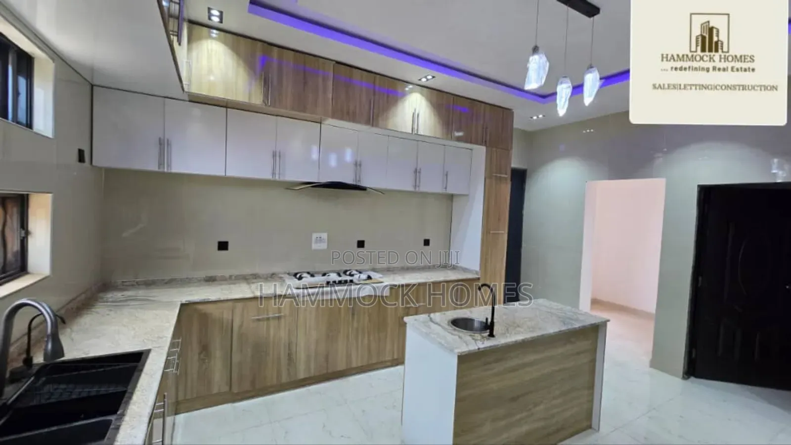 5bdrm Penthouse in Akala Estate, Akobo for sale