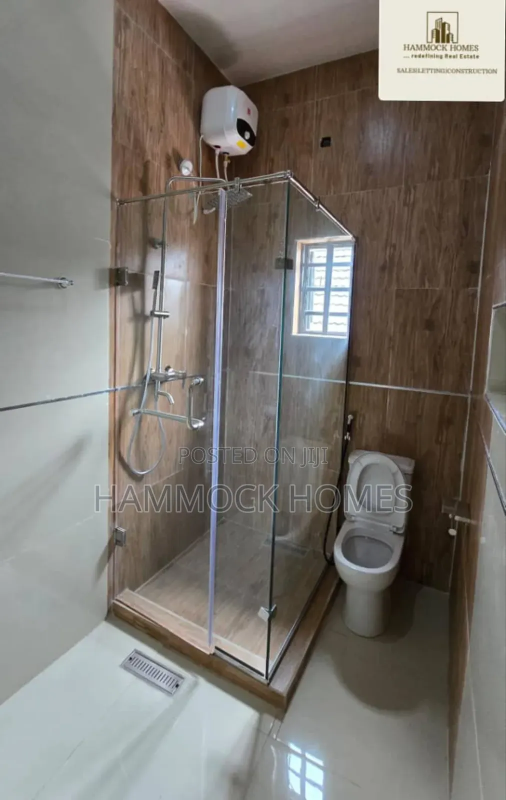 5bdrm Penthouse in Akala Estate, Akobo for sale