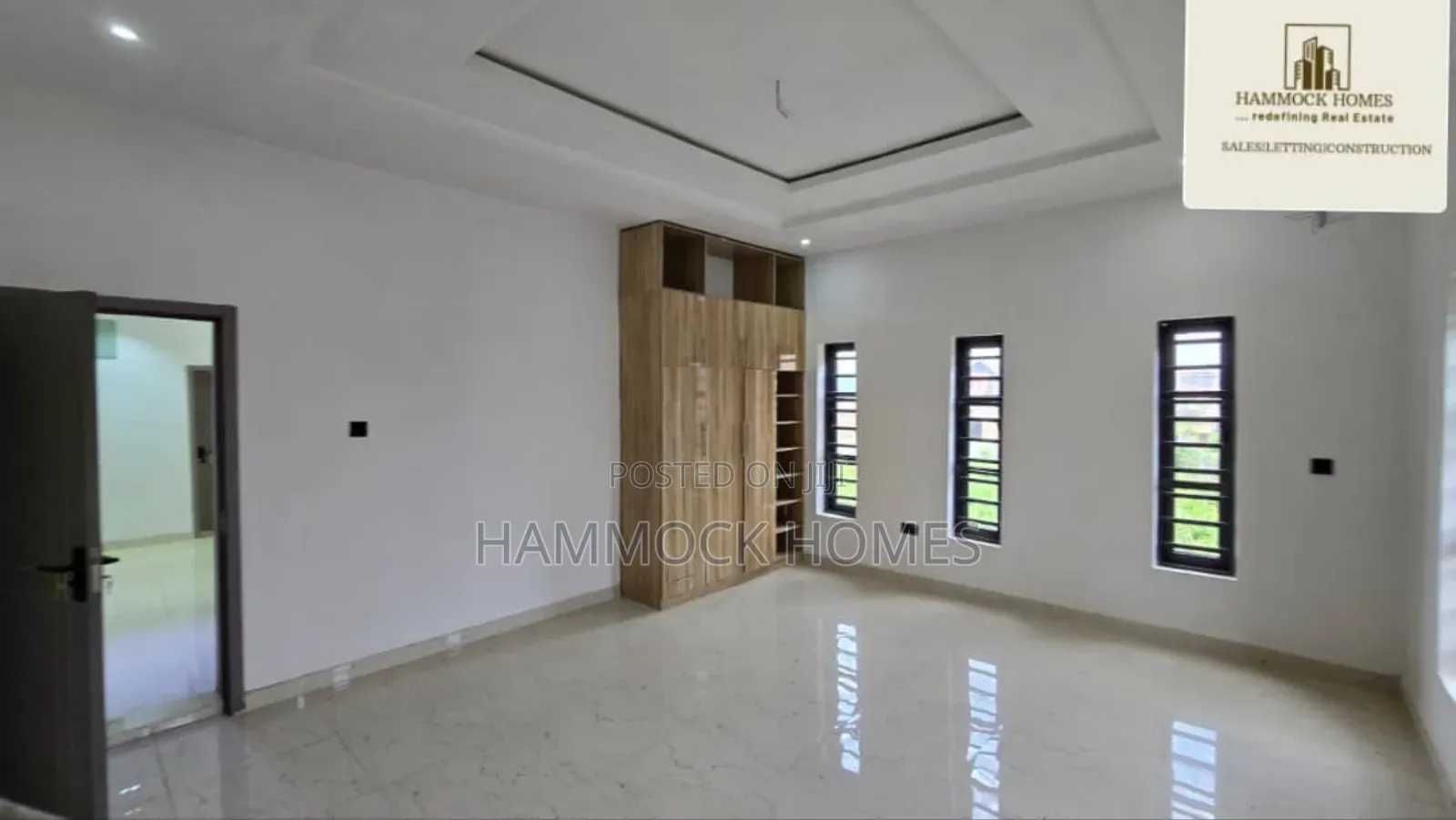 5bdrm Penthouse in Akala Estate, Akobo for sale