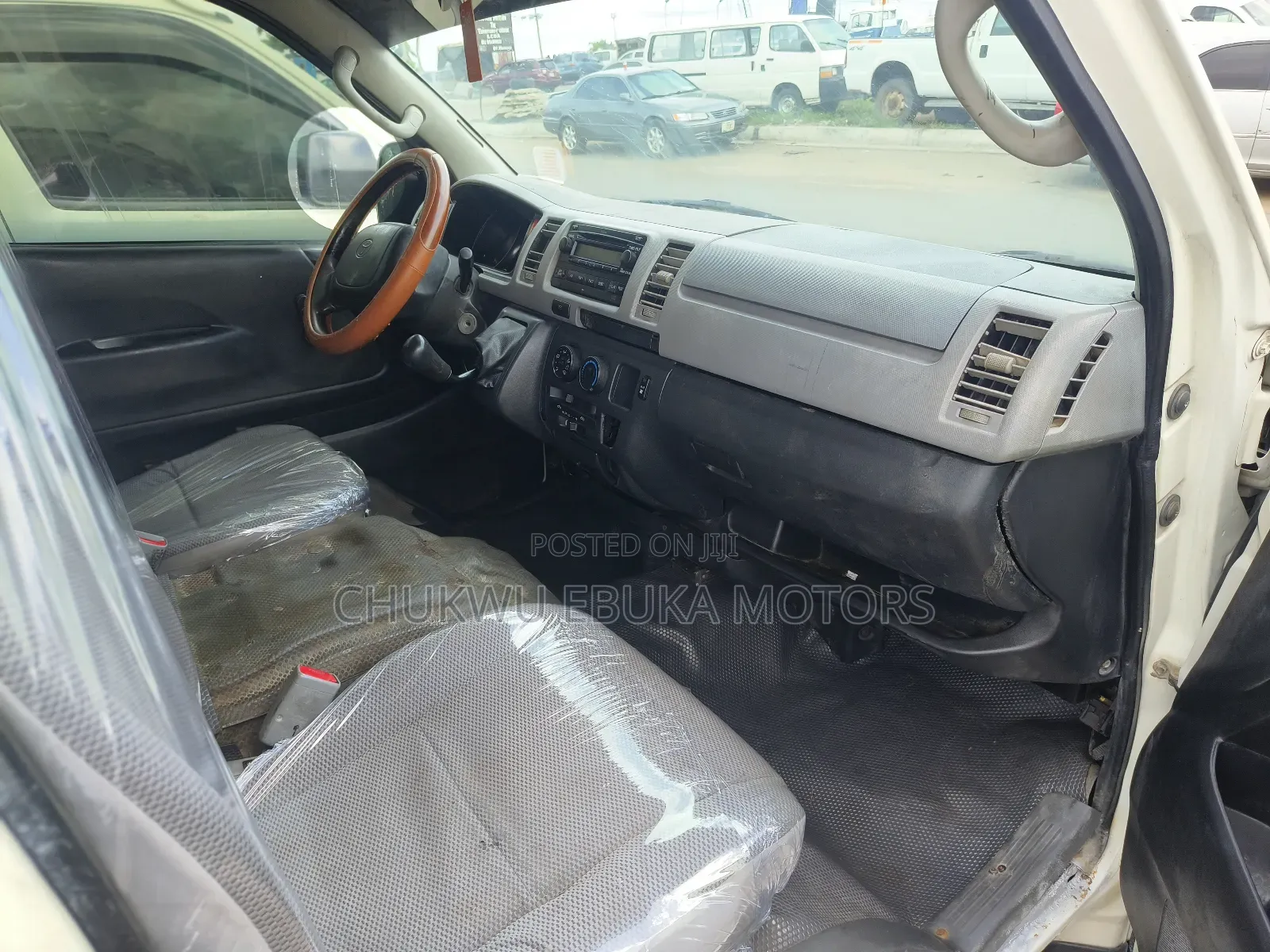 Toyota HiAce 2012 White