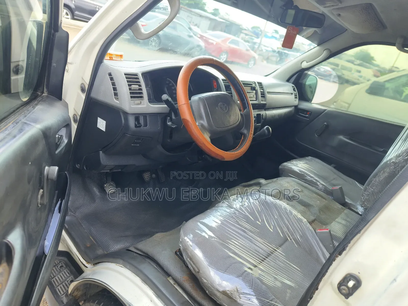 Toyota HiAce 2012 White